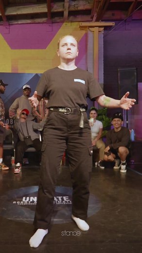 Robot Dance Performance by Jaja Vankova