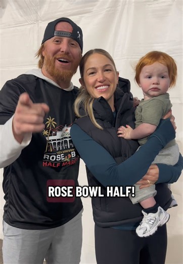 Rose Bowl Half Marathon celebrated its 10th year today! @Justin Turner @kourtney turner @koreatownrunclub @Eagle Rock Run Club #pasadenapacers and Olympian Deena Kastor wish #rosebowlhalfmarathon a happy bday! #lamarathon @Steve Muñoz @Anthony Bailey @Ezra Weisz @Bronique | Running Couple @moniqueberduo 🎉