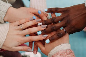 How to Choose the Best Nail Polish Color for Your Skin Tone