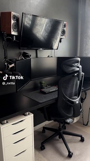 Black Gaming Setup Ideas with All Black Desk - TechTok Room
