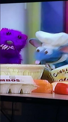 Bear in the Big Blue House - Pip and Pop Eating the Cake Batter