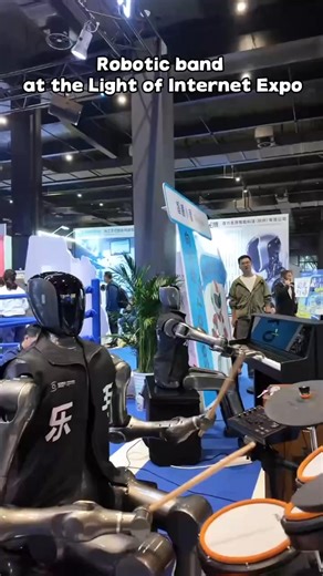This #robotic band at the Light of Internet Expo is nailing every beat! 🎹🥁🤖 They could even run a cafe gig with their piano and drum skills! #Wuzhen #WIC2025 #WorldInternetConference | Beautiful Xihu