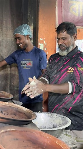 Kalai Roti With Begun Vorta & Bot Bhuna - Kalai Bari, Rajshahi. | Street Food Hunting