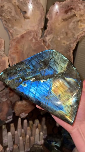 I was bored last night and this was the result😂 #crystaltok #crystaltok🔮 #crystalsoftiktok #crystalsmallbusiness #crystalhealing