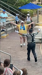 This makes my day 😹 Tom the mime SeaWorld #seaworldmime #funny #comedy #viralvideo