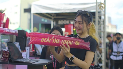3.2K views · 12K reactions | Guess who had a lot of fun at the ROG Booth during the M5 World Championship? ‍♀️ Dexie Diaz Watch how it all went down and can you spot which ROG Phone Dexie was playing with? 樂 #ROGPhone #ROG #gamingphone #MLBB | ASUS Republic of Gamers | Facebook