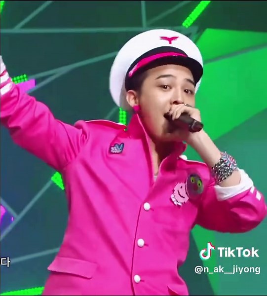 GD&TOP: 最強コンビのダンスパフォーマンス