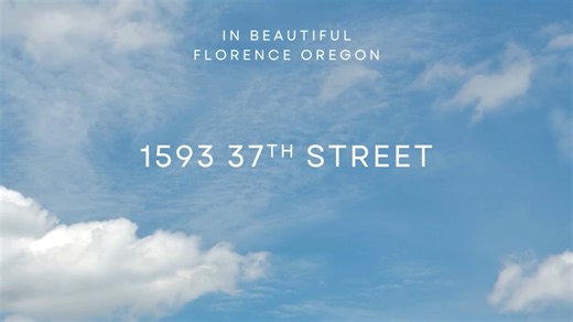 1593 37th Street Florence Oregon. NEW townhome for sale!