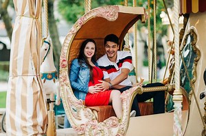 10 Disney Pregnancy Announcement Ideas to Show Off Your Soaring Excitement | LoveToKnow