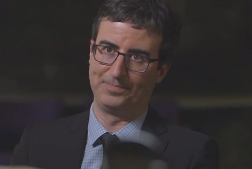 Stephen Hawking Roasts John Oliver