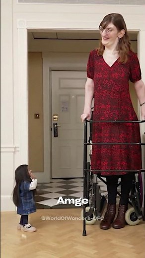 When the World's Tallest and Shortest Women Meet for the First Time!
