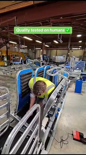 A Comfortable Test of Racewell Sheep Handler | Sheep Farming & Farm Life