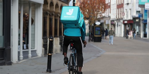Amazon-Backed Deliveroo Plans IPO, Testing London’s Appetite for Big Tech