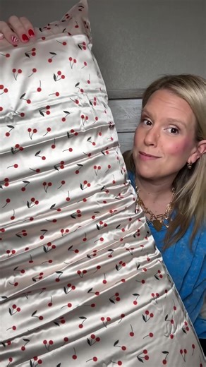 This satin pillowcase is adorable 🍒✨ The cherry print is so cute, and I love how soft and smooth it feels. Such a sweet little gift or self-care treat! @Kitsch LLC #satinpillowcase #kitsch #stockingstuffer #pillowcase