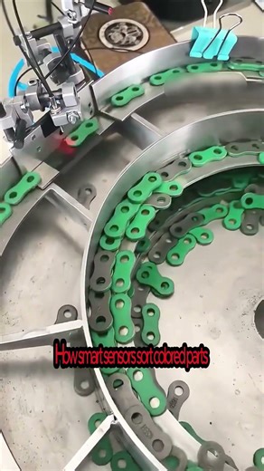 The operating process of the optical sensor for classifying faulty components