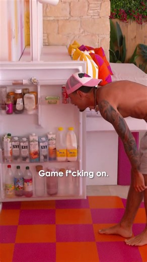 Game is ON! ☕️ Vem tycker du att Malak passar bäst med? #loveislandse | Love Island Clips