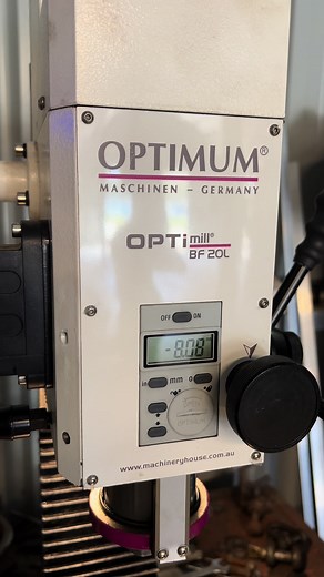 Got a milling machine for the workshop. Now to finish setting it up then i can start making some chips. #millingmachine #machinistlife #machinshop