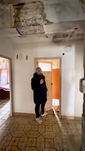 🏚️ Oportunidad para valientes y visionarios! Sale a la venta esta vivienda por 14.000 € Sí, necesita reforma. Sí, tiene problemas estructurales. Pero también tiene algo que no se compra todos los días… ✨ 4 habitaciones ✨ Mucho potencial ✨ Precio que permite transformar sin miedo Ideal para quien busca un proyecto, inversores o amantes de las reformas que saben ver más allá de lo evidente. A veces no compras una casa. Compras la oportunidad de crearla desde cero. 📍Villada ¿Te atreverías? Escríb