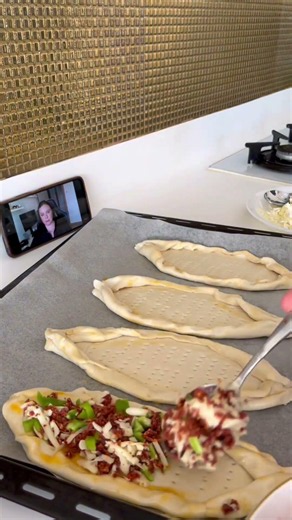 Dışarıdan Pide Almaya Son! Homemade Crispy Pides in Minutes! 😍