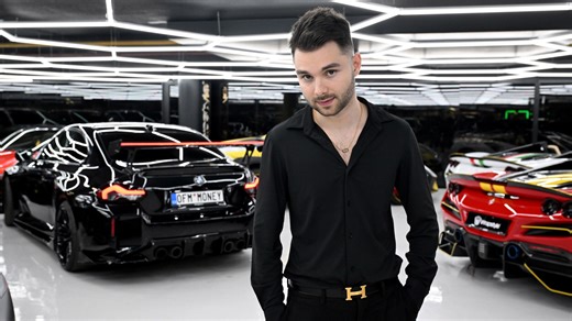 Adam Kajumi svým růžovým Lamborghini vytáčí Pražáky. Řev jeho auta mi budí dceru, zlobí se maminka