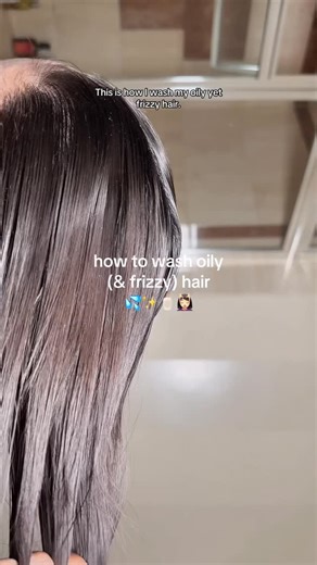 Audrey Victoria on Instagram: "how i wash my oily yet frizzy hair 🫧 using 2 separate shampoos really changed my hair for the better. first shampoo to actually clean, second shampoo to smooth. full routine breakdown in the video! btw for the oily hair girls- if you don’t have frizzy hair or you’re not washing daily, i would not use the silicone shampoo. silicones coat the hair shaft which is amazing for smoothing frizz, but they build up over time. daily sulfate washing removes that build