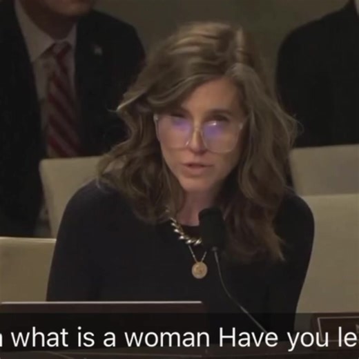 😵‍💫 Nancy Mace: “What is a woman?” Gov Walz: “I’m the governor of Minnesota, I’m not here to be your prop for your obsession.”