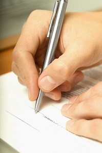 Who Can Witness a Real Estate Deed Signing?