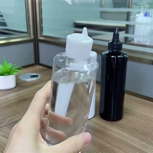 #wholesaleprice flat shoulder shaped PET 250ml hair oil squeeze bottle with twist cap