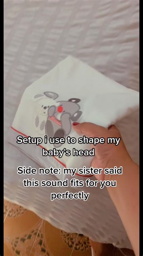His head is already in good shape now so from now on I'm planning to make him sleep without these props. . #babytok #babygrowth #babiesoftiktok #evileyesoff🧿🖤 #FTM #azlan #viral #sleepybaby #headshaping #proudparents🧿🧿