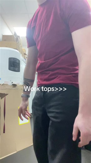 blueeyeswhitenotdragon (@blueeyeswhitenotdragon)’s video of work tops
