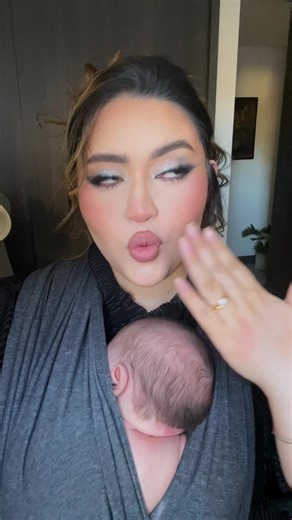 Mi primer tutorial como mamá siendo mamá 🥹 les confieso que no quiero que me digan señora 🙂‍↕️. #makeup #beautycreator #mom #maquillaje #tutorialmakeup