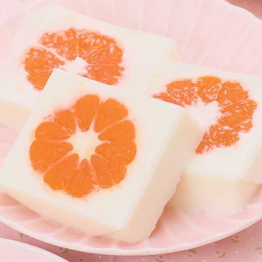 牛乳パックで簡単♪ ごろっとみかんの牛乳かんのレシピ動画・作り方 | デリッシュキッチン