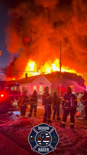 Demonracer2 on Instagram: "HAPPENING NOW! Massive 5 Alarm warehouse fire on Valley Rd in Roselle Park. • • Help support DR2 on patreon www.patreon.com/Demonracer2 Additional photos can be found at demonracer2.smugmug.com • • #Firetruck #Firetrucks #Fireengine #demonracer2 #fblifestyle"