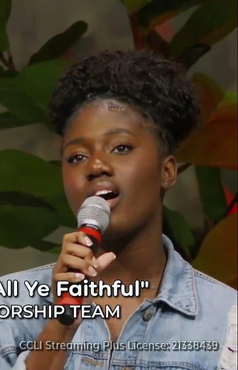 O Come All Ye Faithful (LIVE Short Performance)