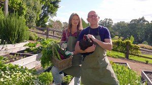 37 reactions | This Aussie couple is teaching 40,000 families how to...