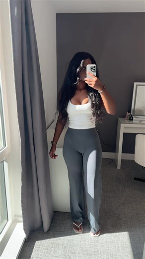 Flattering gym clothes