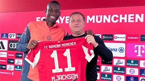 Nicolas Jackson beim FC Bayern München vorgestellt