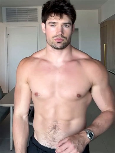 肌肉帅哥：展现完美身材的魅力