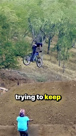 🚴‍♂️ Close Call on the Trail #mtb
