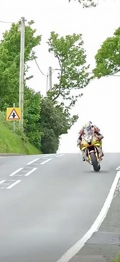 Dean Harrison on it 🔥 #foryou #isleofmantt #iomtt #tt #superbike #fyp #2026 #motorbike #roadrace