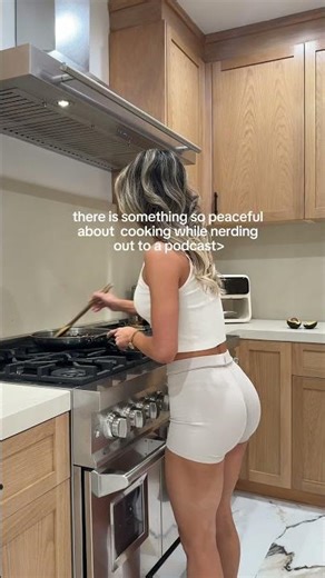 Cooking to a podcast or audible is my new favorite activity 🫶🏽 #productivity