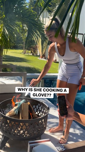 122K views · 593 reactions | WHY IS SHE COOKING A GLOVE?? | Gabbygolfgirl | Facebook