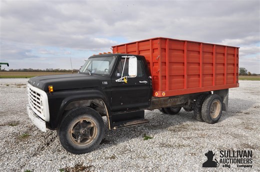 1973 Ford F700 S/A Grain Truck | Transportation