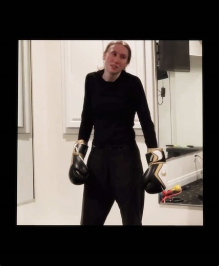 she looks like a peach ice cream🤤 | ac; psychosturnz | #katieb #katiebedit #viral #fyp @Katie