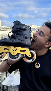 Les premiers rollers électriques du monde sont français ! 🛼 À seulement 26 ans, Mohamed Soliman a inventé les AtmosGear, des rollers inspirés du manga Air Gear. Pouvant atteindre la vitesse de 25 km/h, ils se rechargent en patinant jusqu'à 25 % ou en une heure grâce à une recharge rapide. | Réel média