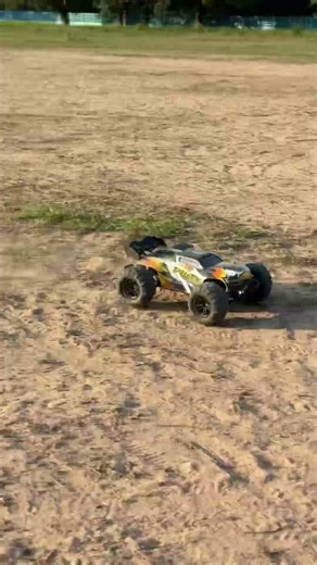 ￼รถบังคับวิทยุ ความเร็ว75+ รถควบคุมระยะไกล 4WD รถบรรทุกไฟฟ้าออฟโรด2.4Ghz MPH อัตราส่วน1:16 แบตลิโพ