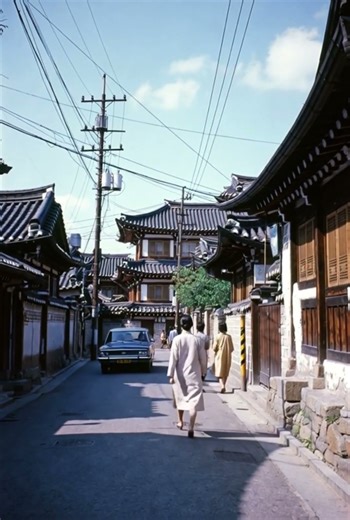 A city undergoing urban transformation,Seoul in the 1970s