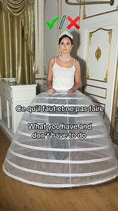 👰 Futures mariées en robe PRINCESSE, cette vidéo est pour vous Une robe de mariée princesse est magnifique… mais elle demande de savoir comment la porter le Jour J. Après des années d’expérience, je vois toujours les mêmes erreurs qui peuvent gâcher le confort, les photos et parfois même abîmer la robe 😬 🎥 Dans cette vidéo, je t’explique: ✔️ Comment marcher élégamment sans marcher sur ta robe ✔️ Comment t’asseoir correctement ✔️ Comment passer une porte ✔️ Comment aller aux toilettes sans str