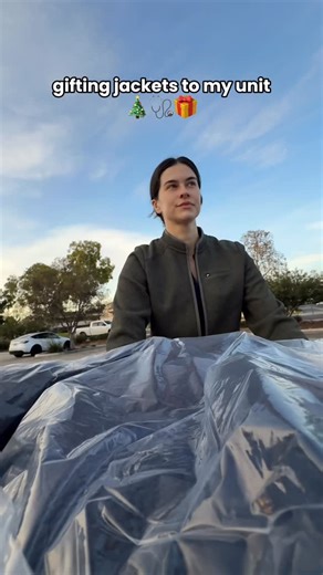 Lindsey Shelton on Instagram: "TIS THE SEASON: gifting jackets to my entire unit! @fableticsscrubs Pace knit, Ace knit & Tahoe Teddy are my absolute favorite jackets. They’re so warm & keep my looking cute AND warm on the unit. 🧥❄️🎄 #fableticspartner #nurse #nursefit #nursetok #healthcareworker"