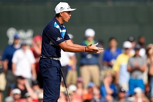 Rickie Fowler stumbles late, giving Sung Kang three-shot lead entering final round in Houston